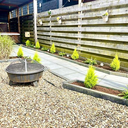 Tiny House With Sauna & Jacuzzi Near Amsterdam Vijfhuizen Экстерьер фото