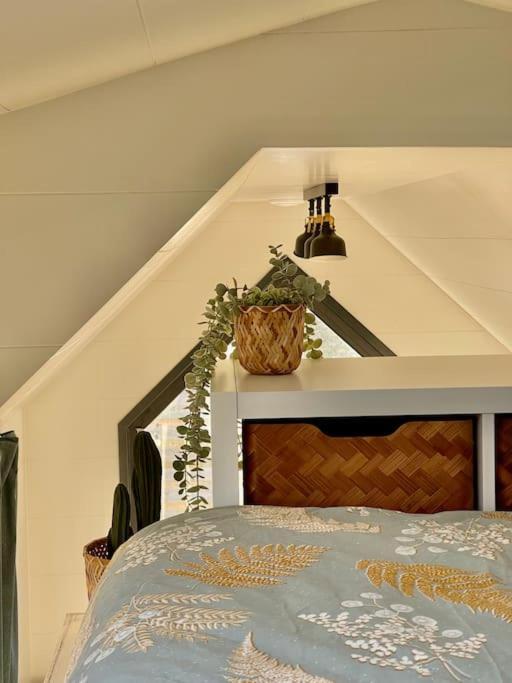 Tiny House With Sauna & Jacuzzi Near Amsterdam Vijfhuizen Экстерьер фото