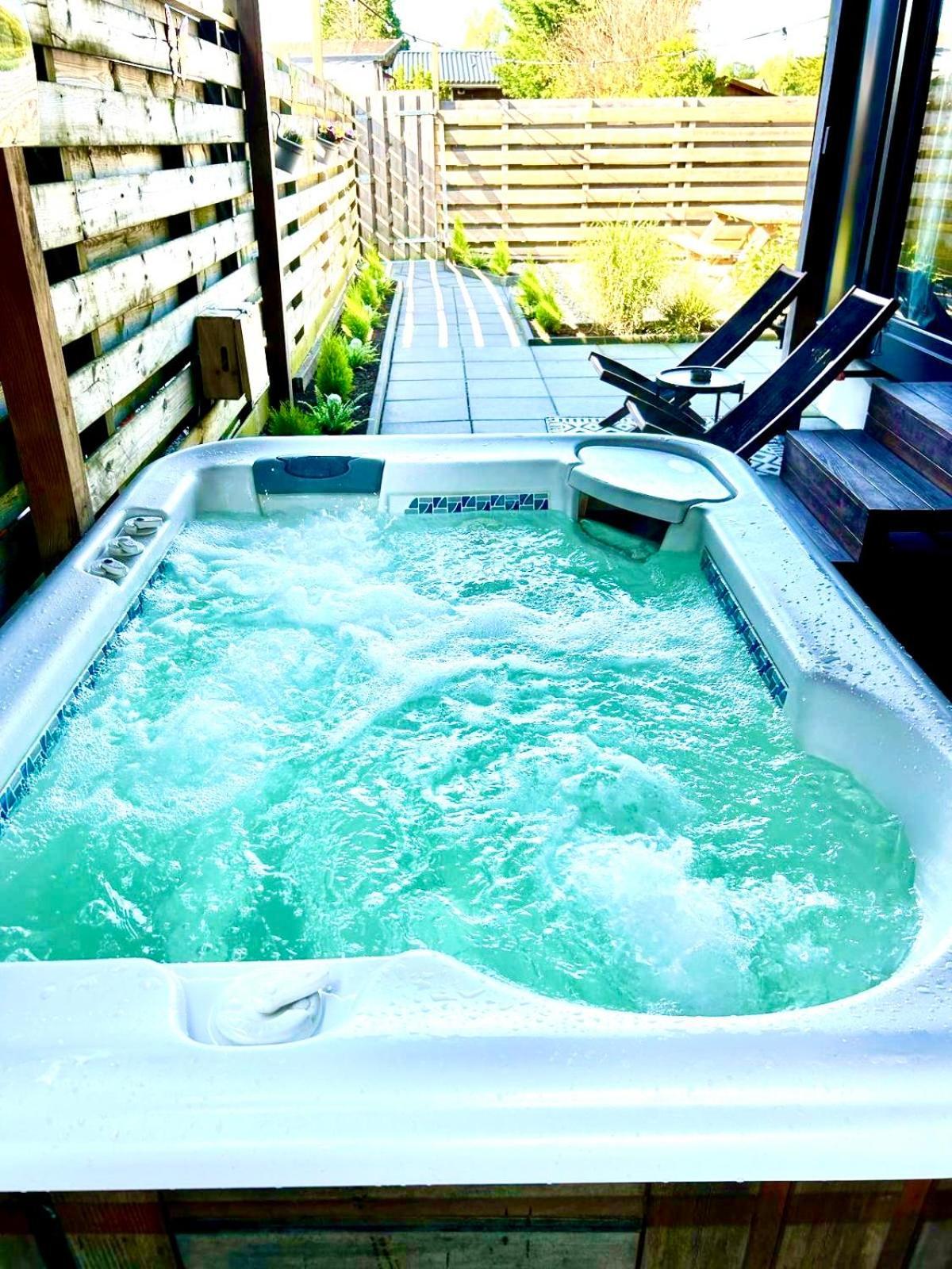 Tiny House With Sauna & Jacuzzi Near Amsterdam Vijfhuizen Экстерьер фото